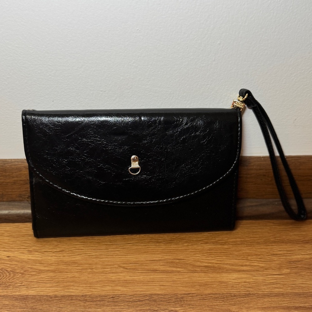 Steve Madden Black Patent Leather Wristlet Wallet Clutch Fold Over Snap Closure